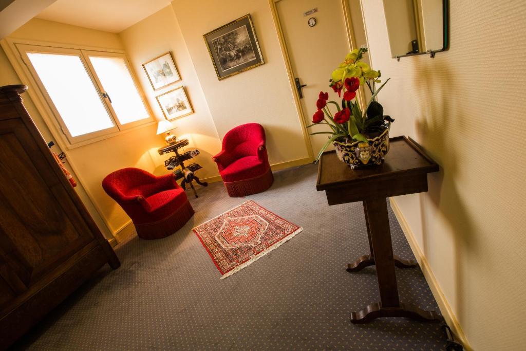 Le Pacifique Citotel Riom Buitenkant foto