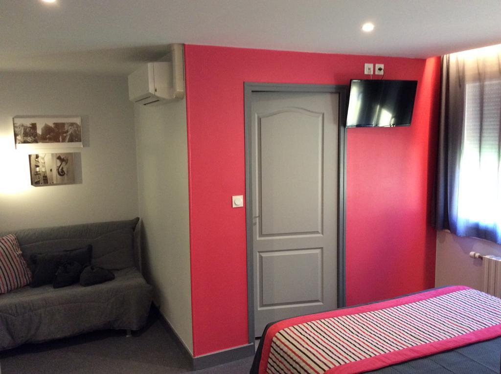 Le Pacifique Citotel Riom Buitenkant foto