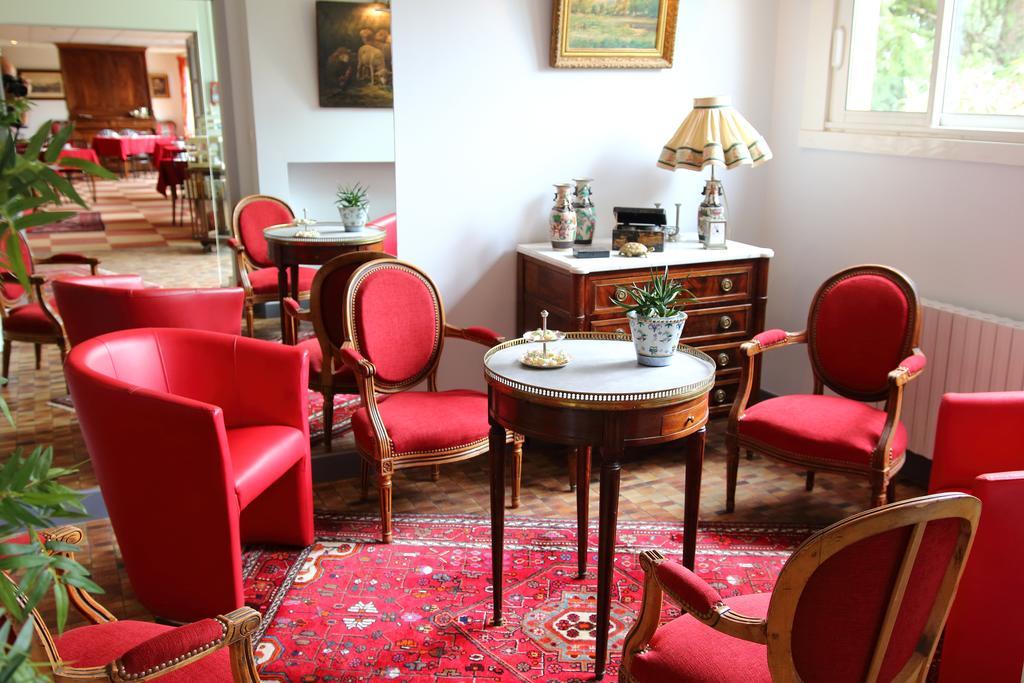 Le Pacifique Citotel Riom Buitenkant foto