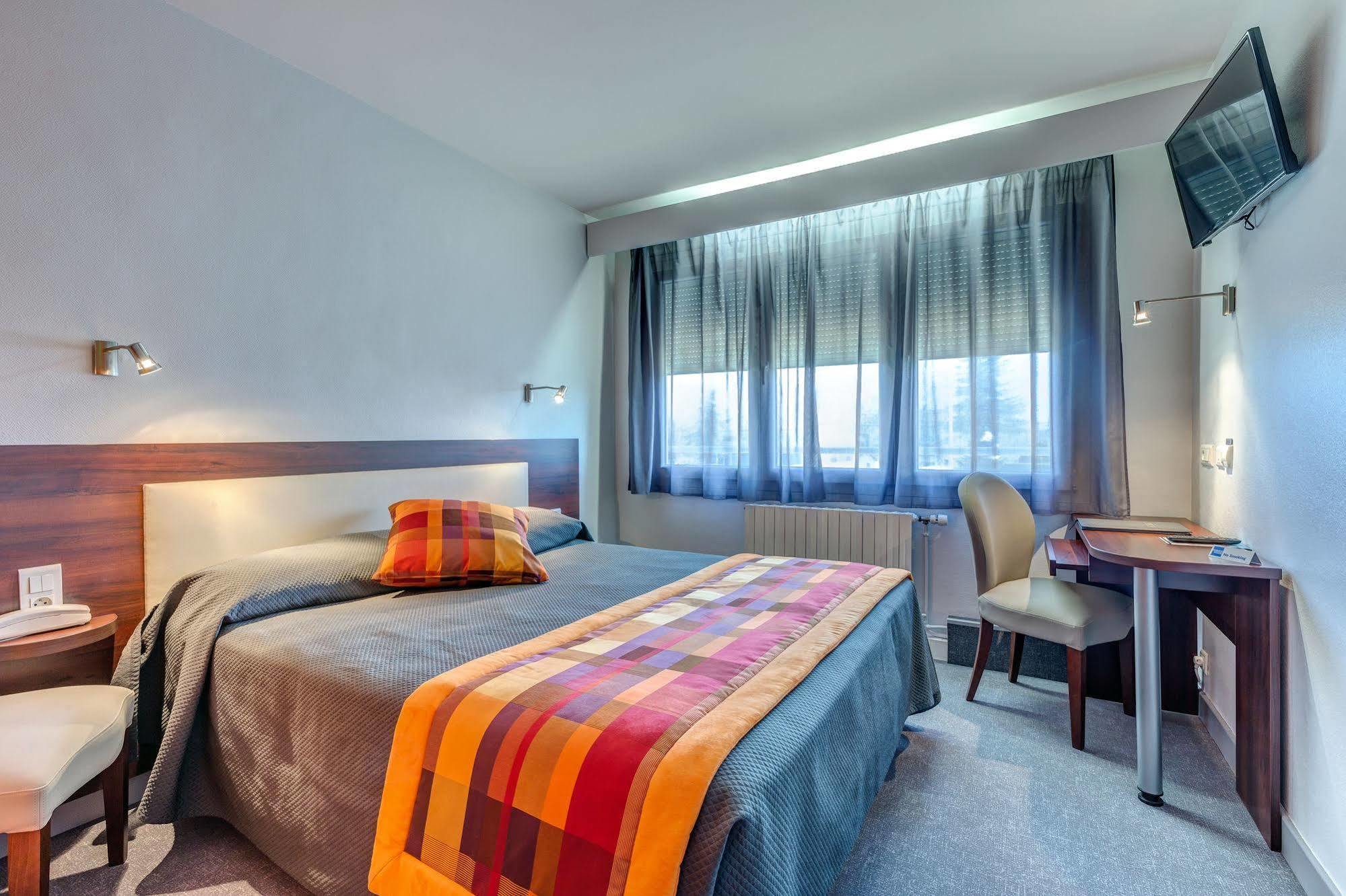 Le Pacifique Citotel Riom Buitenkant foto